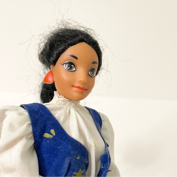 Vintage Aladdin Jasmine Doll in Barbie Icelandic Outfit - Picture 15 of 16